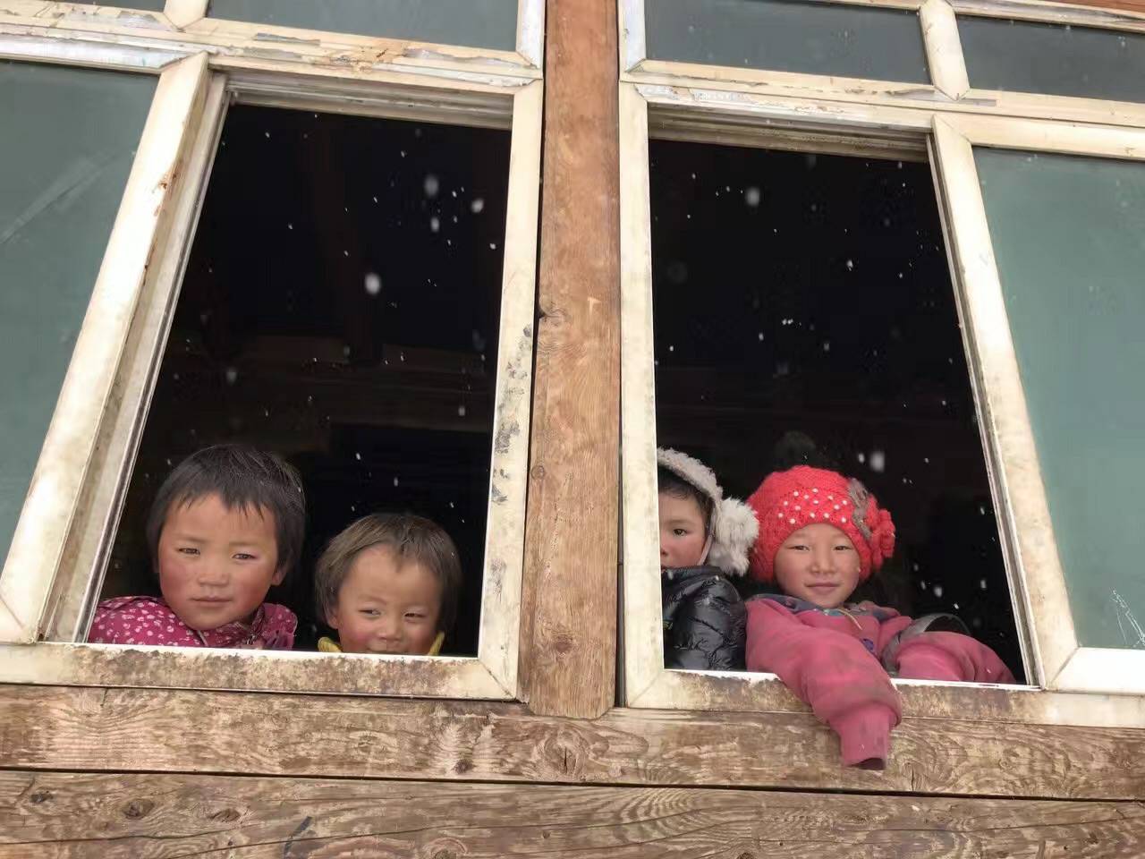 九游·官方站网页版-九游(中国)公益回顾丨家国同欢月同圆 温暖满载甘孜州(图9)