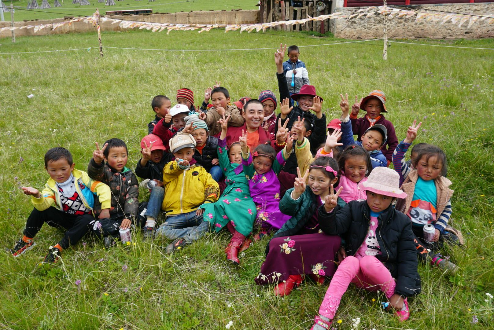 九游·官方站网页版-九游(中国)公益回顾丨家国同欢月同圆 温暖满载甘孜州(图14)